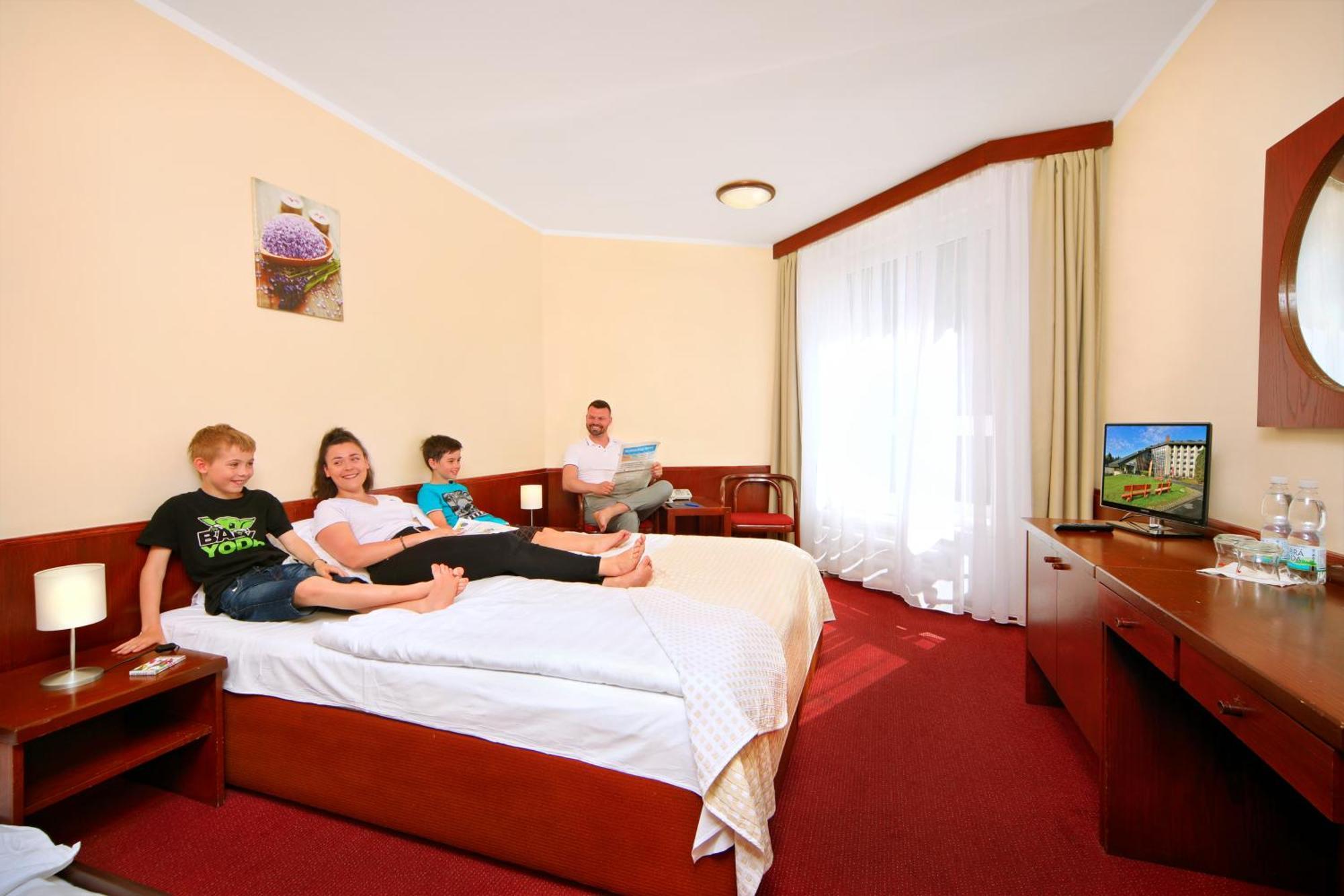 Wellness Hotel Svornost Harrachov Zewnętrze zdjęcie